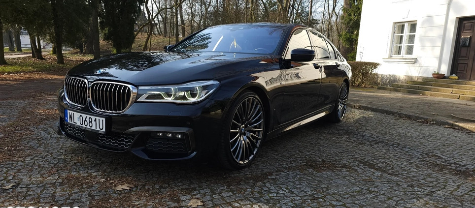 BMW Seria 7 cena 165000 przebieg: 260000, rok produkcji 2016 z Legionowo małe 497